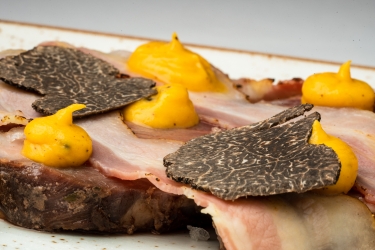 Soria y Trufa 2026 La galiana_Alfonso VIII Presa ibérica confitada con velo ibérico y calabaza trufada.