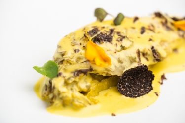 Baluarte_Cogollo asado y marinado con escabeche de caza menor y burnoise de melanosporum soriana