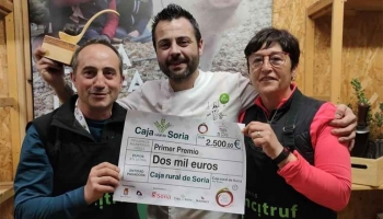 Adrián Merenciano, del restaurante Flote, recoge su premio. Foto: El Mirón de Soria