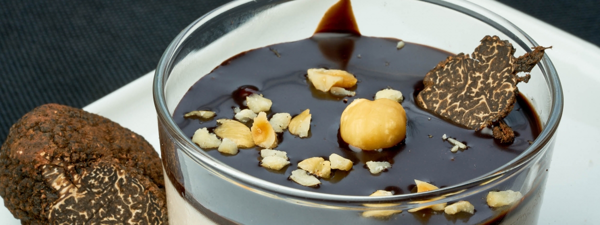 Mousse de chocolate y avellanas con trufa negra de Soria